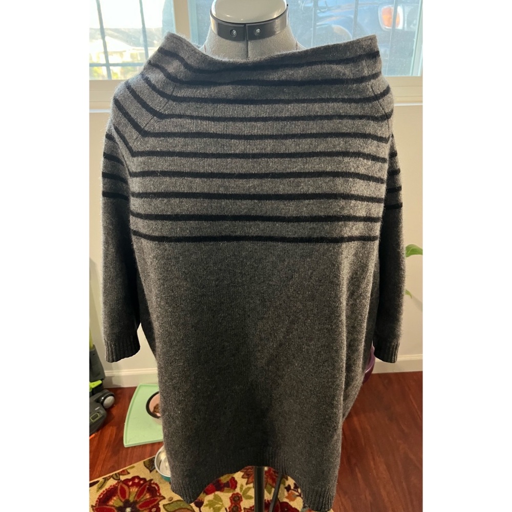 360 Sweaters 100% Cashmere Loose-neck Sweater L